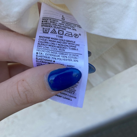 Off the shoulder Old Navy Size large cream and brown smocked puff sleeve top - Picture 6 of 6